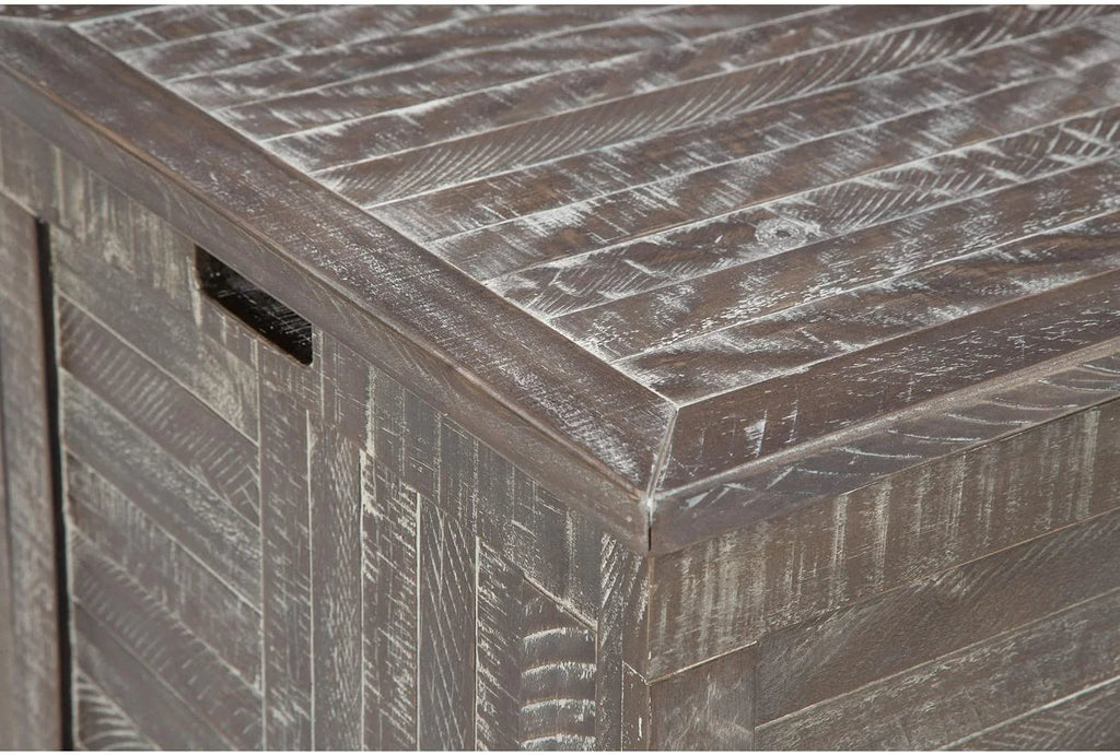 Distressed Gray Storage Trunk or Coffee Table G7596