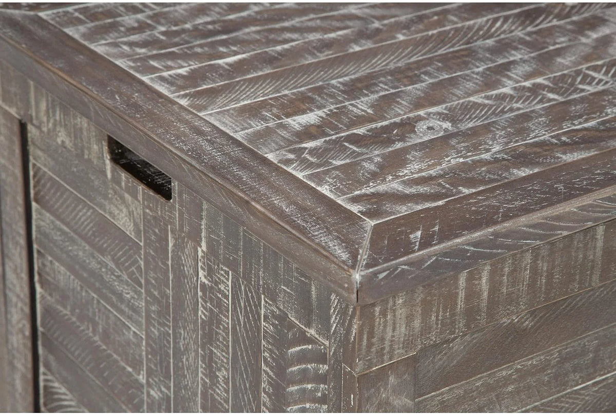 Distressed Gray Storage Trunk or Coffee Table G7596