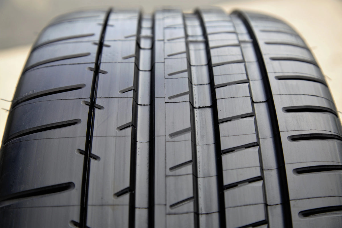 245/35ZR20 95Y XL L4031