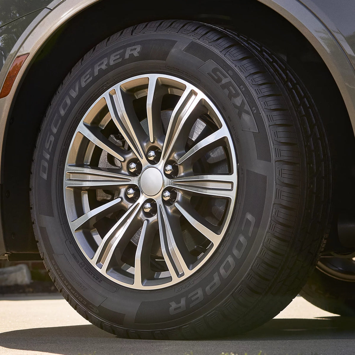 Set of 4 275/55R20 117H XL All Season Tires B16078