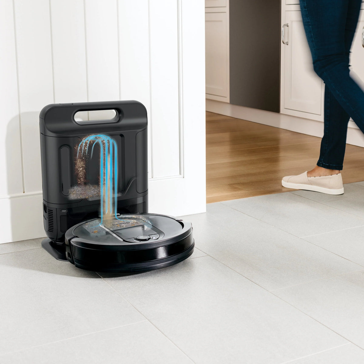 Robot Self-Empty XL Vacuum with Self-Empty Base I65428