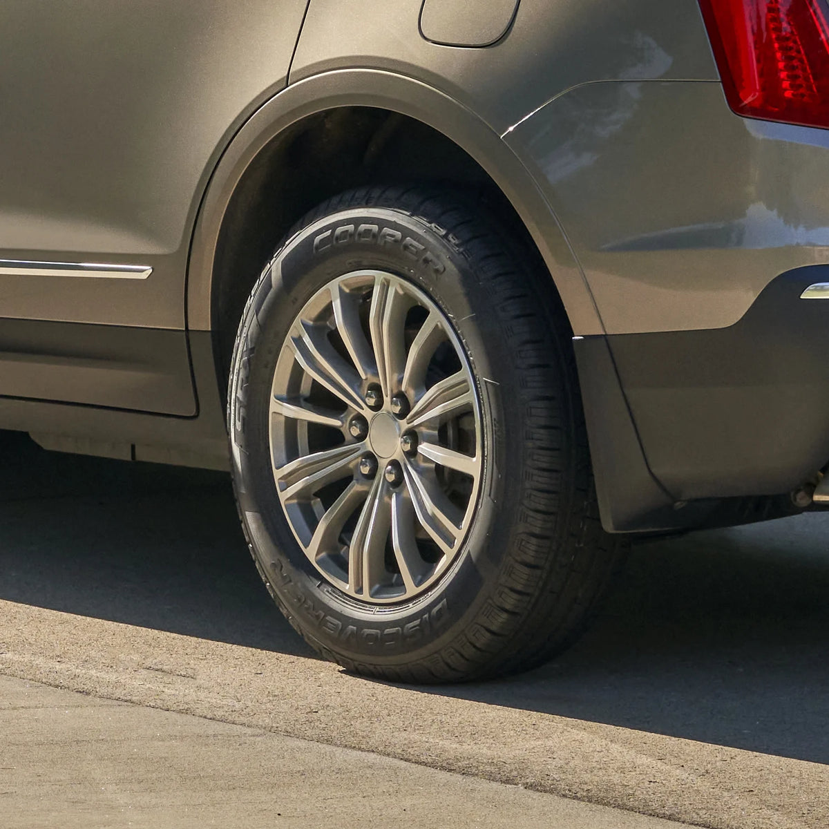 Set of 4 275/55R20 117H XL All Season Tires B16078